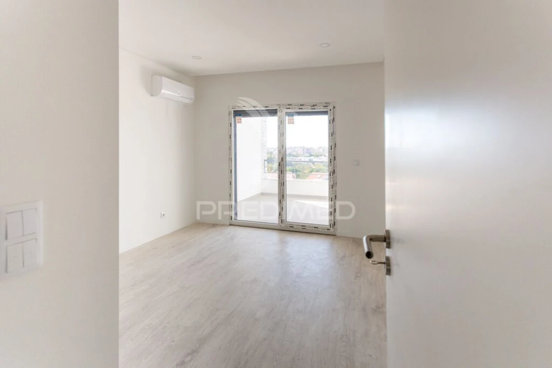 Apartamento T3 para Venda em Seixal, Arrentela e Aldeia de Paio Pires Foto 11
