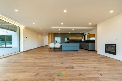 Moradia T3 para Venda em Couto