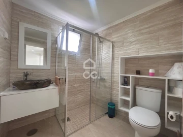 Moradia T1 para Venda em Agua de Alto