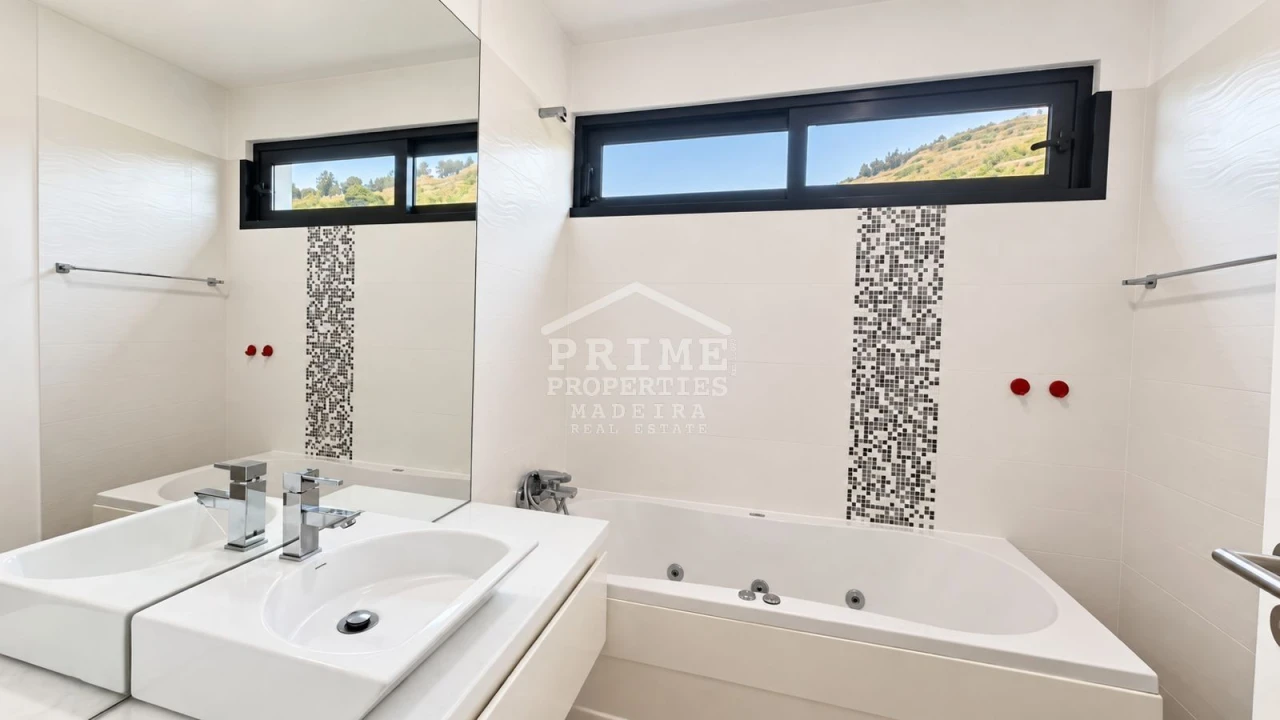 Apartamento T2 para Venda em São Martinho Foto 20