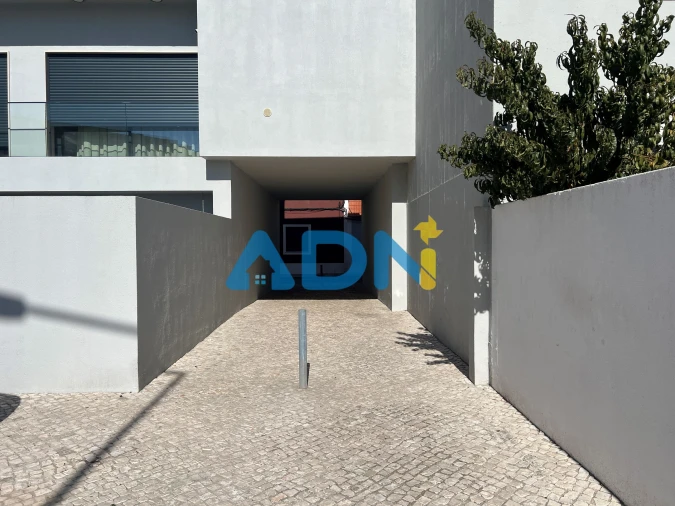 Apartamento T4 para Venda em Moita Foto 23