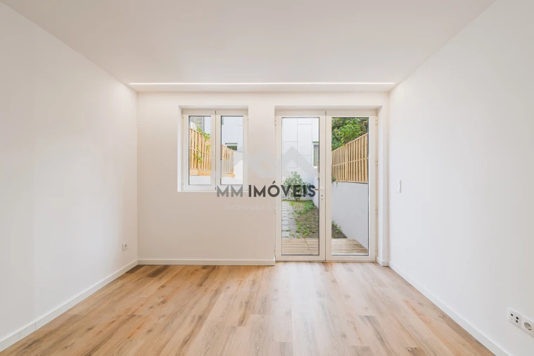 Apartamento T1 para Venda em Cedofeita, Santo Ildefonso, Sé, Miragaia, São Nicolau e Vitória Foto 4