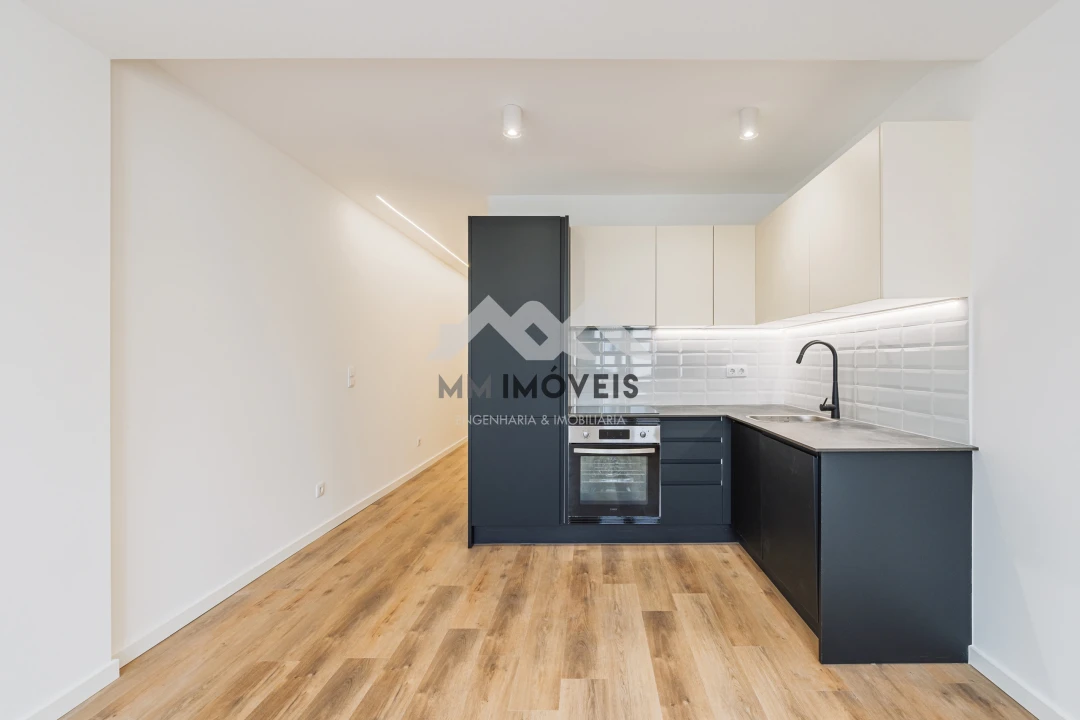 Apartamento T1 para Venda em Cedofeita, Santo Ildefonso, Sé, Miragaia, São Nicolau e Vitória Foto 8