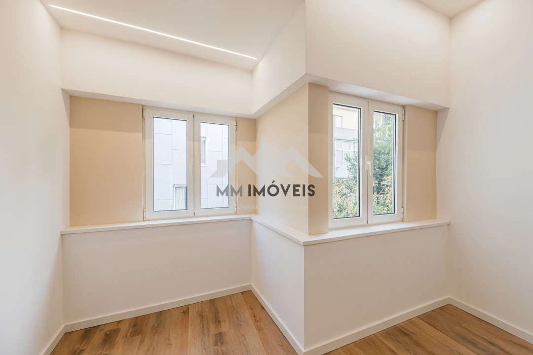 Apartamento T2 para Venda em Cedofeita, Santo Ildefonso, Sé, Miragaia, São Nicolau e Vitória Foto 21