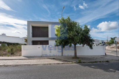 Moradia T4 para Venda em Caldas da Rainha - Santo Onofre e Serra do Bouro
