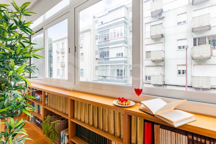 Apartamento T2 para Venda em Areeiro Foto 17