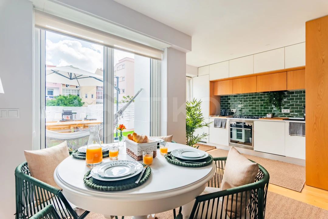 Apartamento T2 para Venda em Areeiro Foto 6
