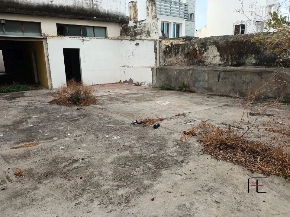 Prédio para Venda em Funchal (Santa Maria Maior) Foto 3