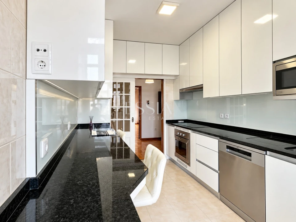 Apartamento T2 para Venda em Cedofeita, Santo Ildefonso, Sé, Miragaia, São Nicolau e Vitória Foto 6