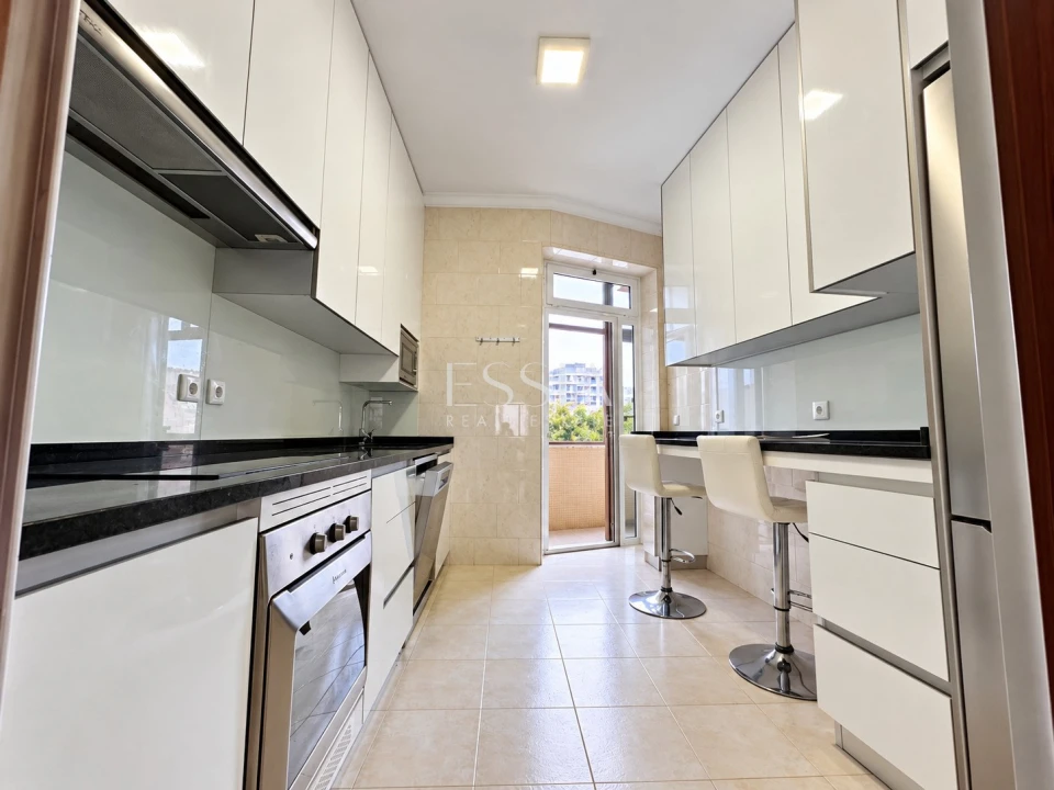 Apartamento T2 para Venda em Cedofeita, Santo Ildefonso, Sé, Miragaia, São Nicolau e Vitória Foto 8