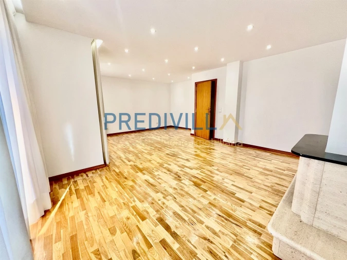 Moradia T4 para Venda em Vilar de Pinheiro Foto 3
