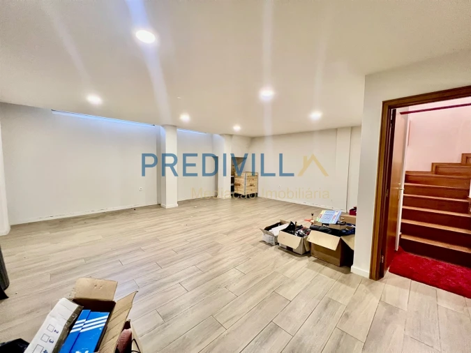 Moradia T4 para Venda em Vilar de Pinheiro Foto 26