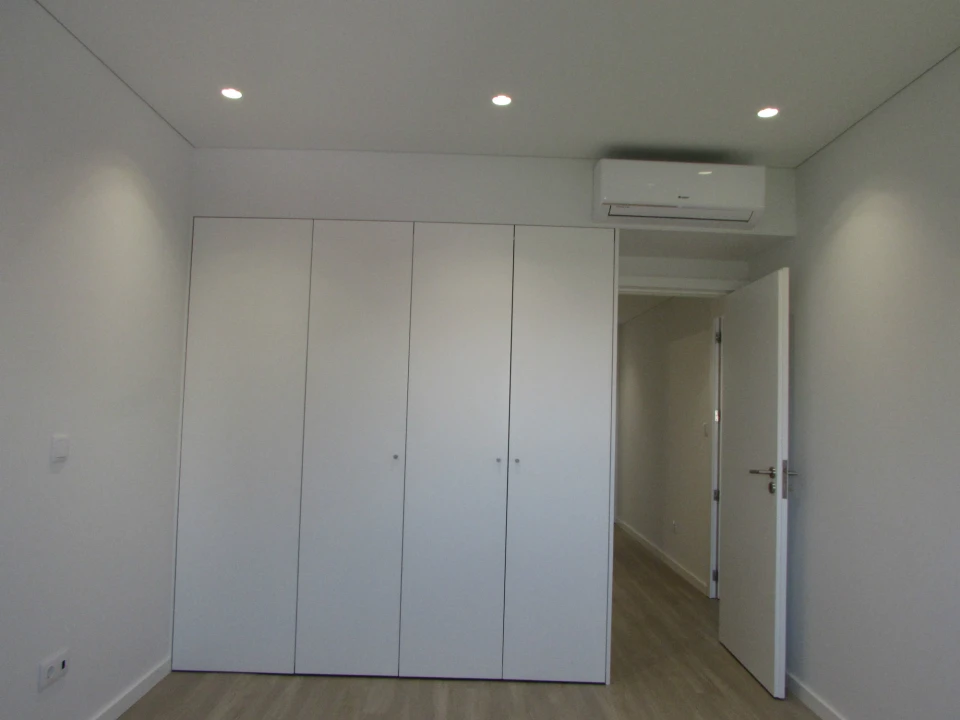 Apartamento T4 para Arrendamento em Braga (Maximinos, Sé e Cividade) Foto 17