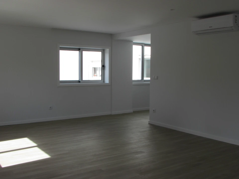 Apartamento T4 para Arrendamento em Braga (Maximinos, Sé e Cividade) Foto 22