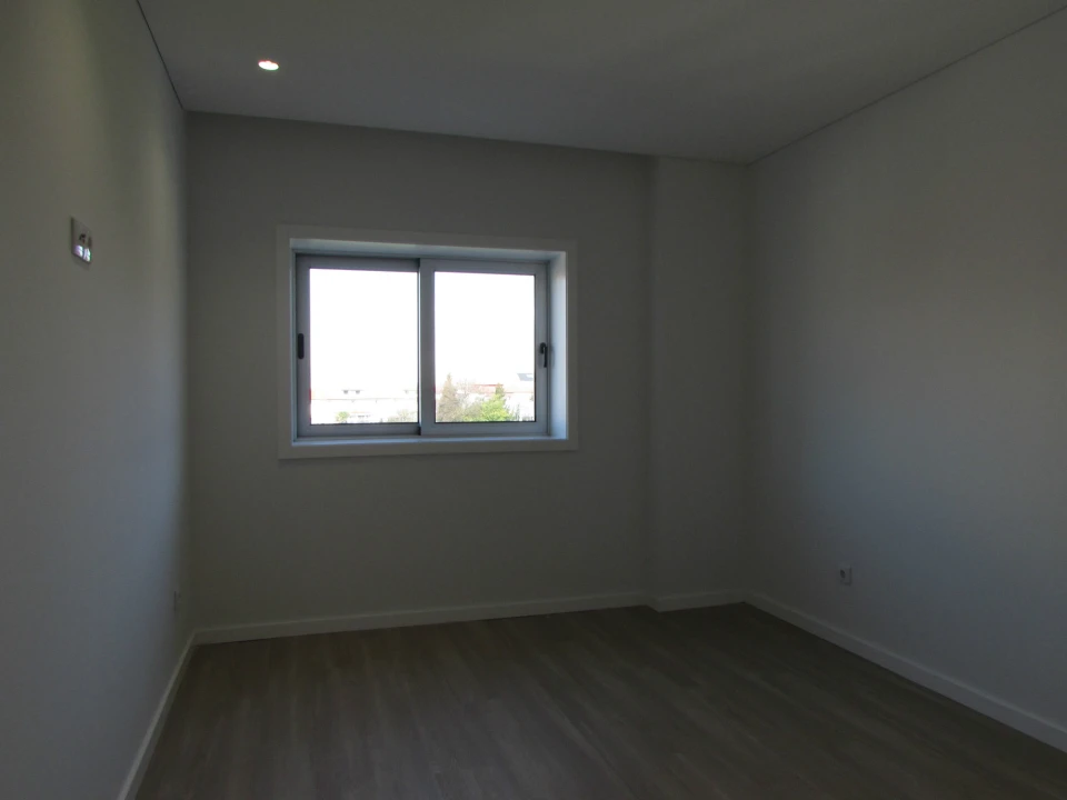Apartamento T4 para Arrendamento em Braga (Maximinos, Sé e Cividade) Foto 16