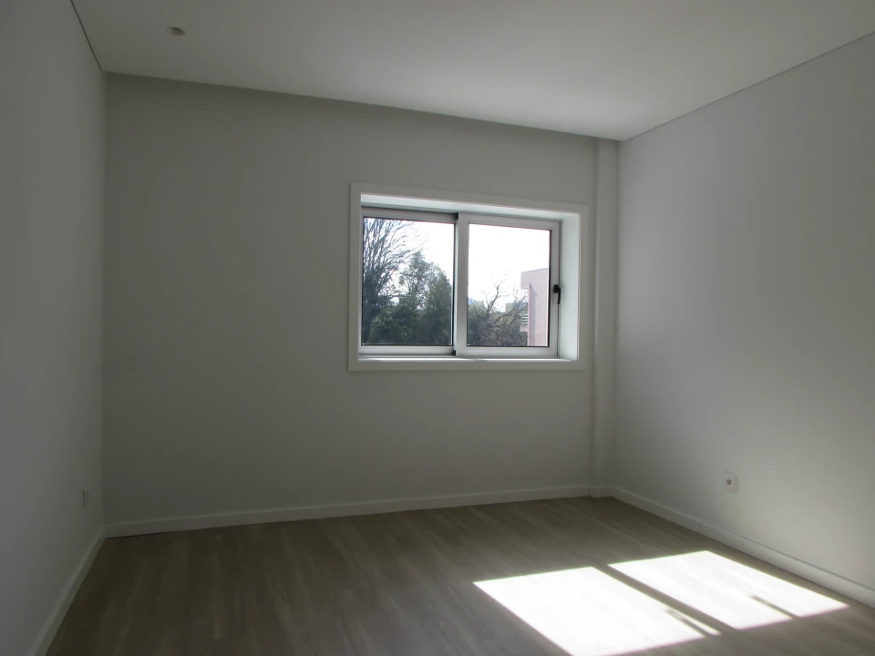 Apartamento T4 para Arrendamento em Braga (Maximinos, Sé e Cividade) Foto 19