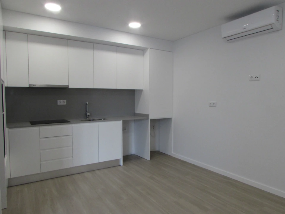 Apartamento T4 para Arrendamento em Braga (Maximinos, Sé e Cividade) Foto 4