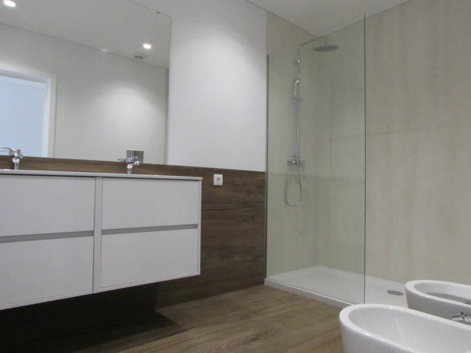 Apartamento T4 para Arrendamento em Braga (Maximinos, Sé e Cividade) Foto 11