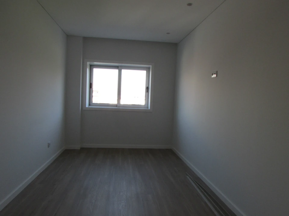 Apartamento T4 para Arrendamento em Braga (Maximinos, Sé e Cividade) Foto 18