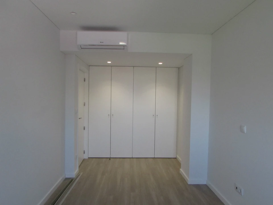 Apartamento T4 para Arrendamento em Braga (Maximinos, Sé e Cividade) Foto 12