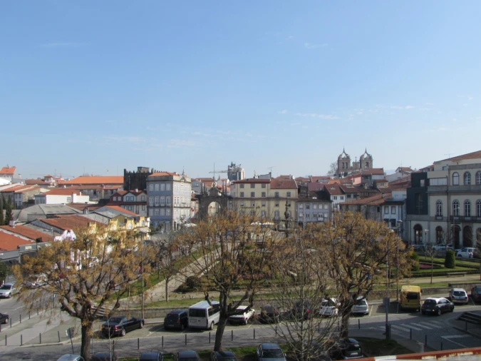 Apartamento T4 para Arrendamento em Braga (Maximinos, Sé e Cividade) Foto 2