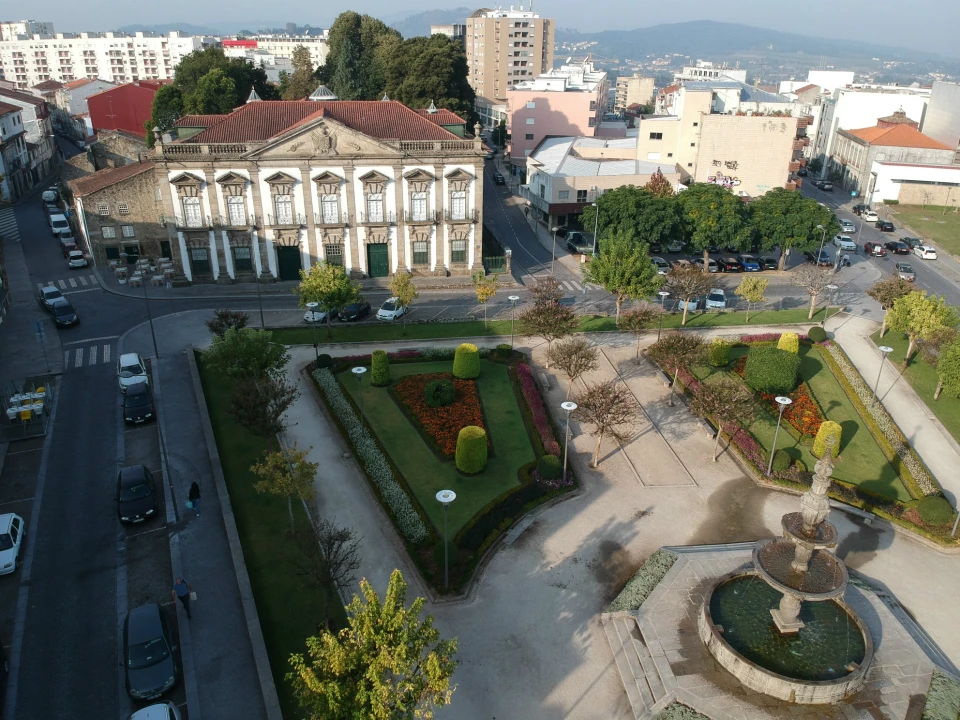 Apartamento T4 para Arrendamento em Braga (Maximinos, Sé e Cividade) Foto 1
