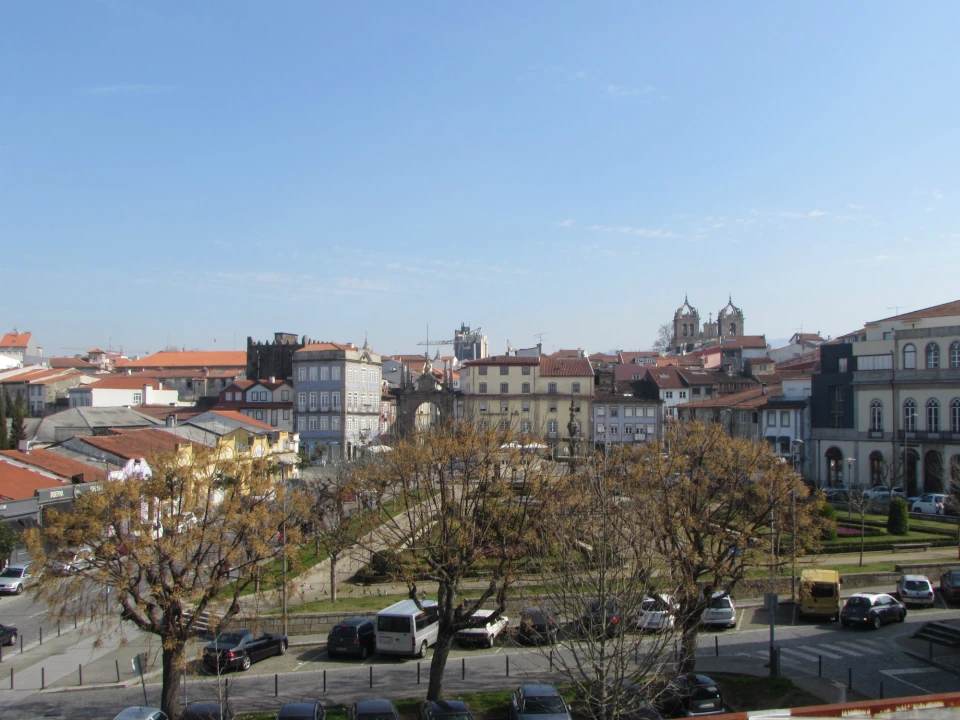 Apartamento T4 para Arrendamento em Braga (Maximinos, Sé e Cividade) Foto 2
