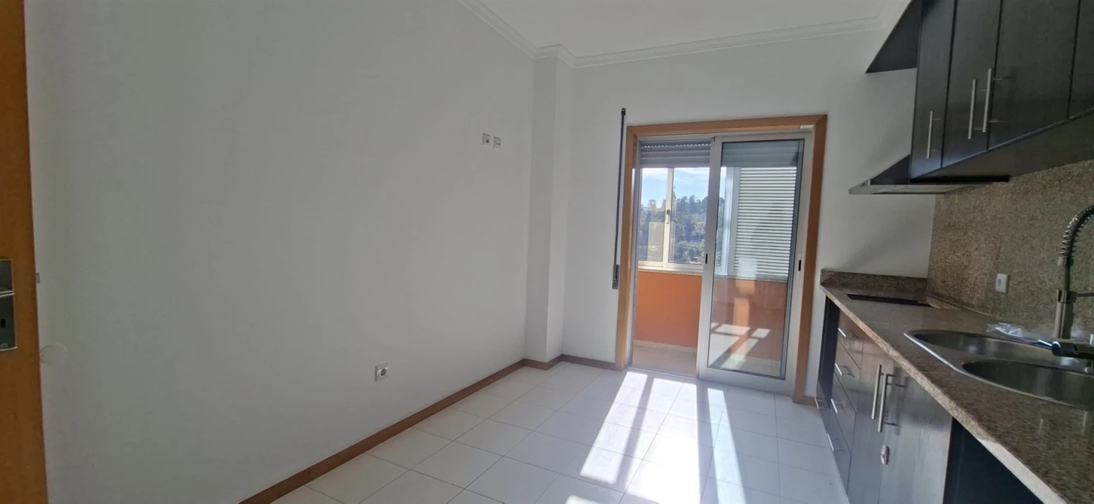Apartamento T3 para Venda em Sobretamega Foto 45