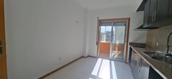 Apartamento T3 para Venda em Sobretamega
