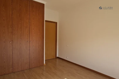 Apartamento T3 para Venda em Sobretamega