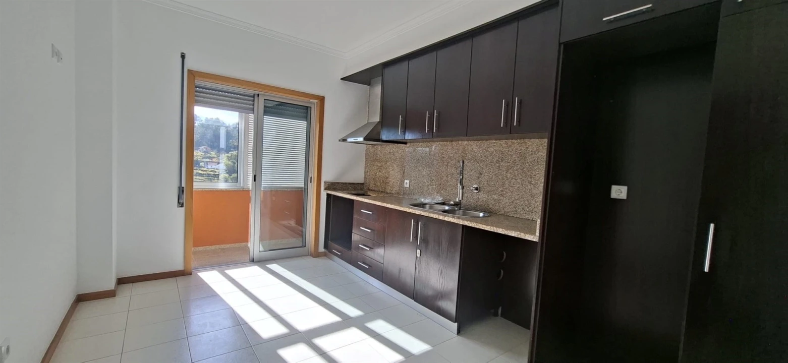 Apartamento T3 para Venda em Sobretamega Foto 46