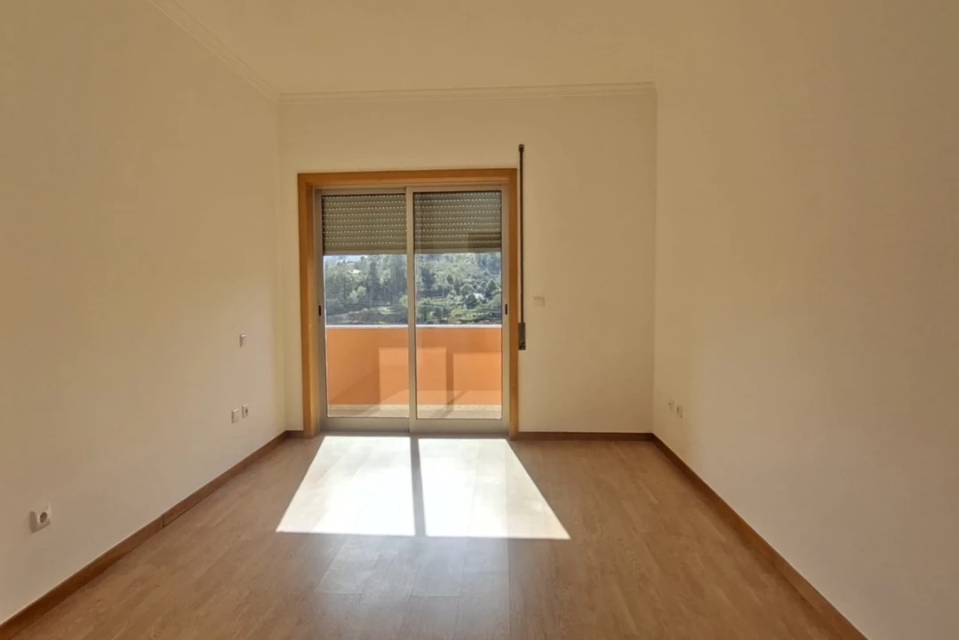 Apartamento T3 para Venda em Sobretamega Foto 30