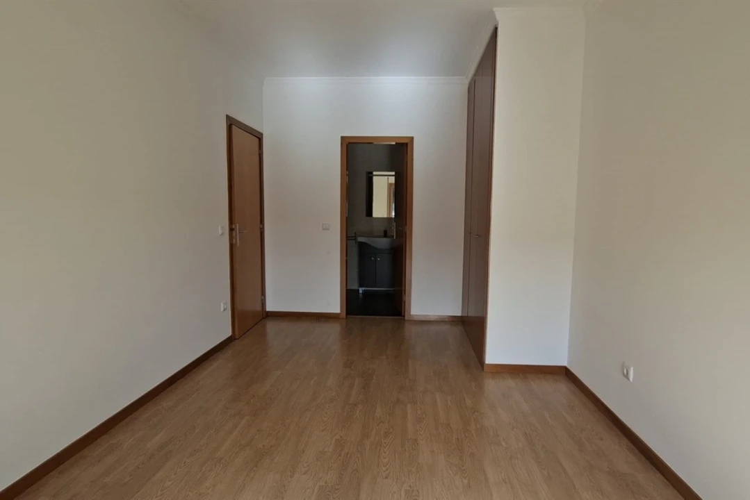 Apartamento T3 para Venda em Sobretamega Foto 29