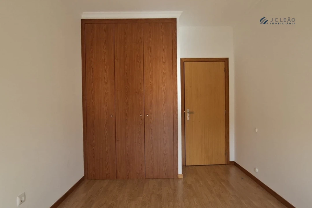 Apartamento T3 para Venda em Sobretamega Foto 11
