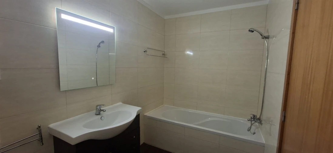 Apartamento T3 para Venda em Sobretamega Foto 48