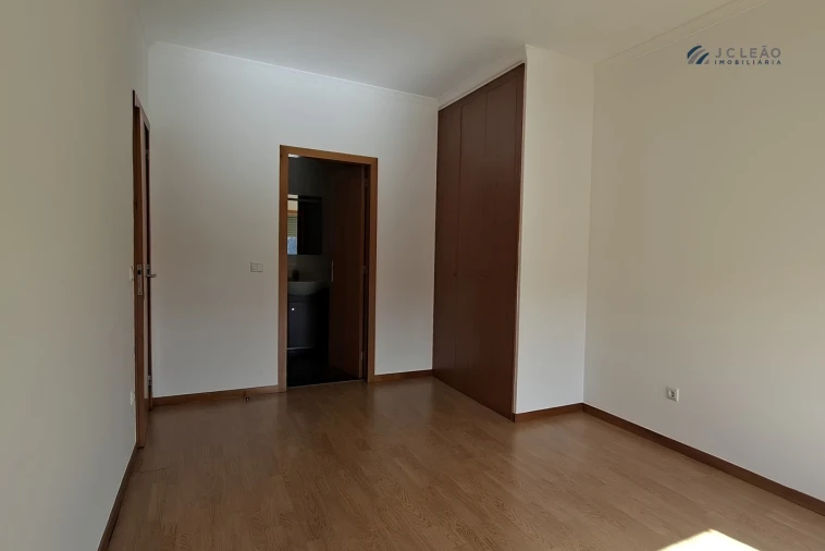 Apartamento T3 para Venda em Sobretamega Foto 15