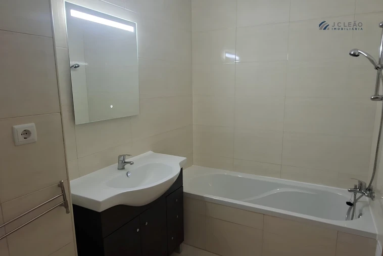 Apartamento T3 para Venda em Sobretamega Foto 18