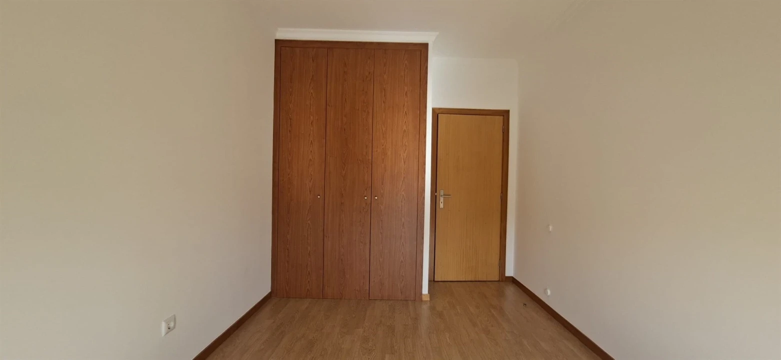 Apartamento T3 para Venda em Sobretamega Foto 51
