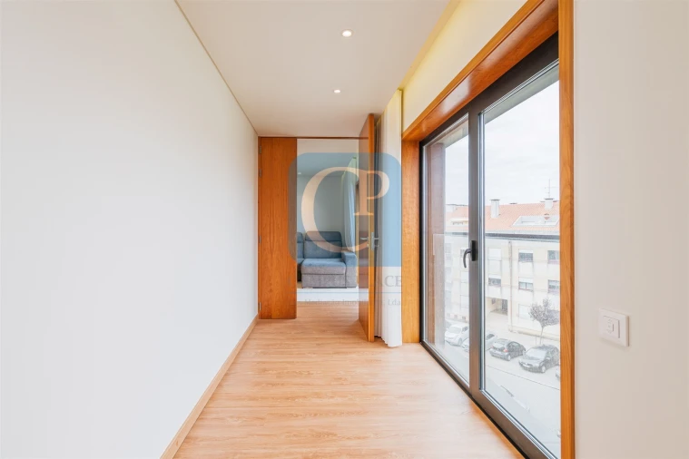 Apartamento T1 para Venda em Paranhos Foto 12
