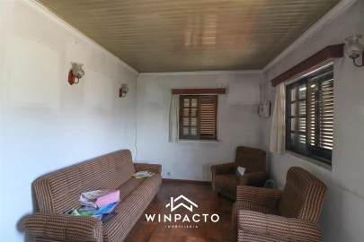 Moradia T3 para Venda em Canas de Senhorim