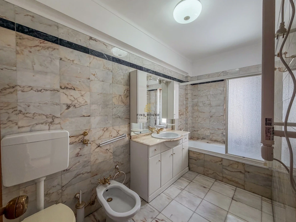 Apartamento T3 para Venda em Benfica Foto 12