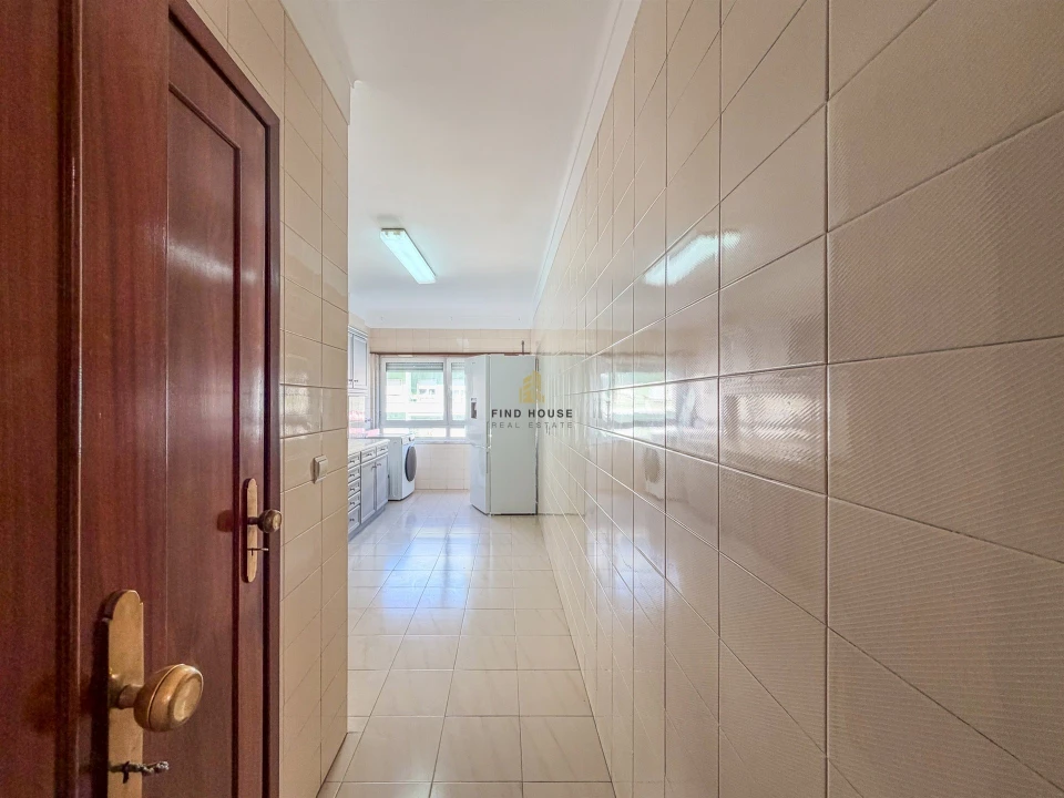 Apartamento T3 para Venda em Benfica Foto 23