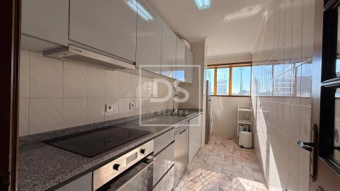 Apartamento T1 para Venda em Póvoa de Varzim, Beiriz e Argivai