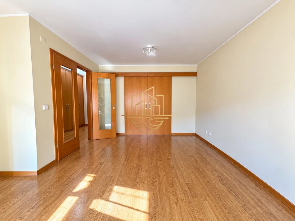 Apartamento T1 para Venda em Lordelo do Ouro e Massarelos Foto 9