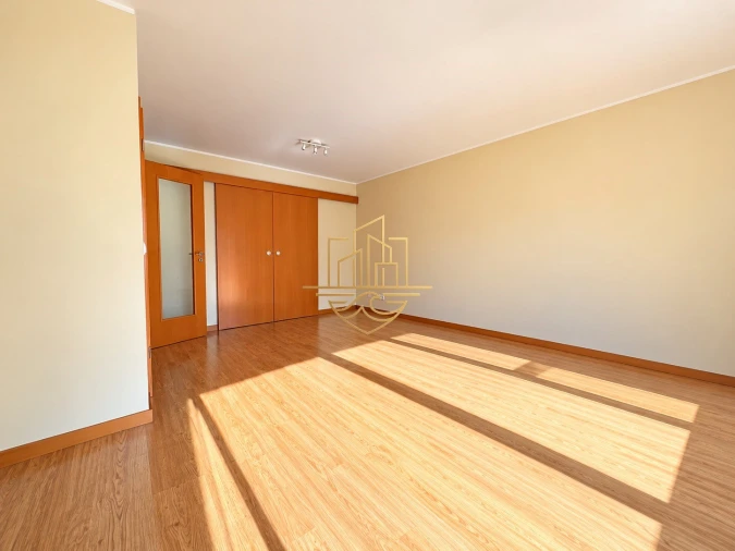 Apartamento T1 para Venda em Lordelo do Ouro e Massarelos Foto 8