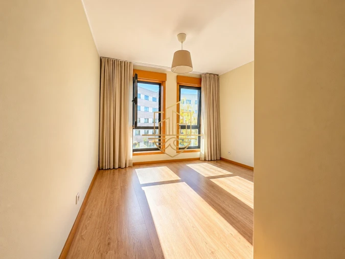 Apartamento T1 para Venda em Lordelo do Ouro e Massarelos Foto 18