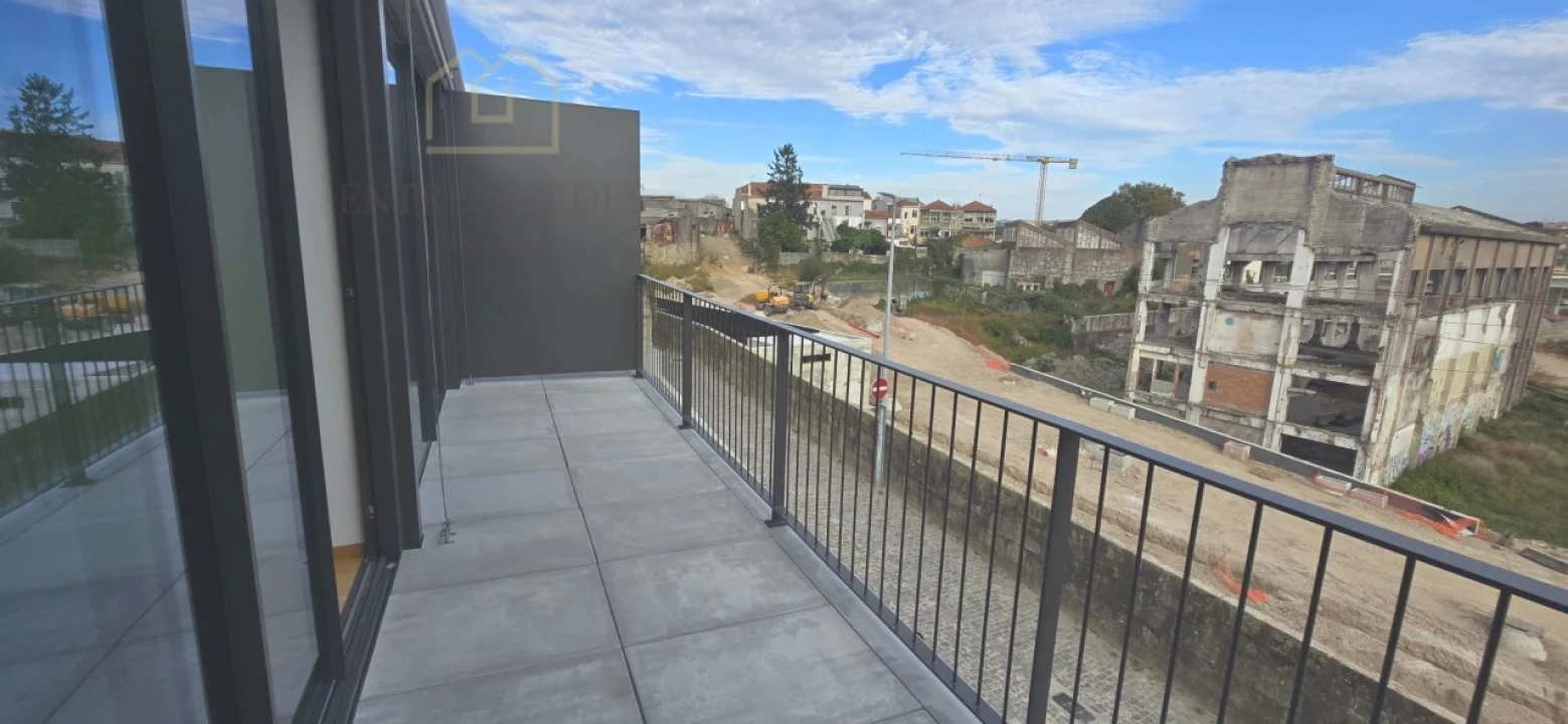 Apartamento T2 para Venda em Campanhã Foto 22