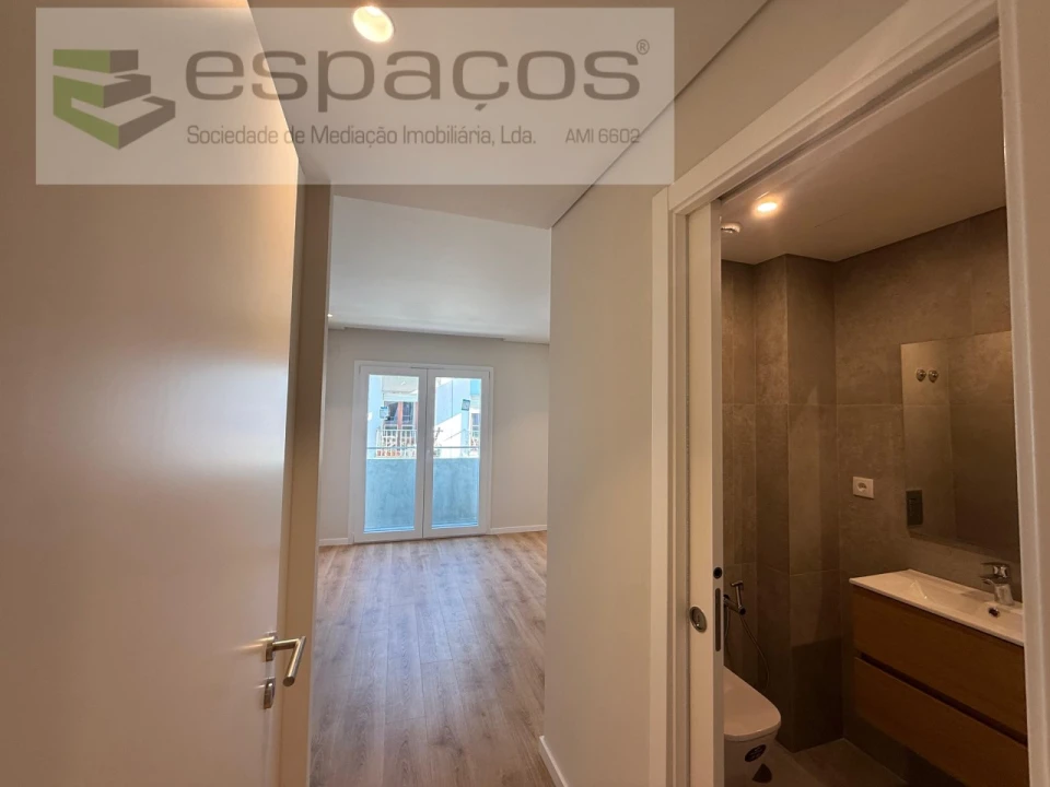Apartamento T3 para Venda em Santa Iria de Azoia, São João da Talha e Bobadela Foto 8
