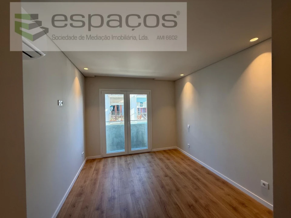 Apartamento T2 para Venda em Santa Iria de Azoia, São João da Talha e Bobadela Foto 6