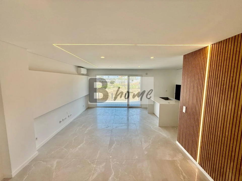 Apartamento T2 para Venda em Charneca de Caparica e Sobreda Foto 13